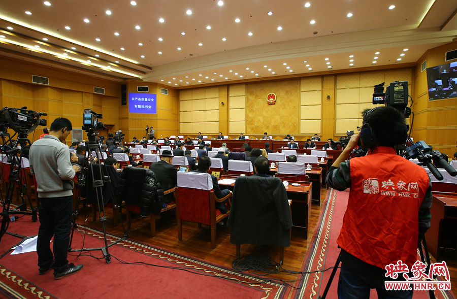 映象網(wǎng)對專題詢問會進(jìn)行全程直播。