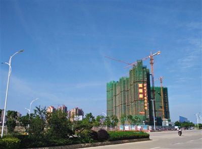 泉州東海片區(qū)海悅府地產(chǎn)項(xiàng)目。該項(xiàng)目開(kāi)發(fā)公司董事蔡俊偉于春節(jié)前被帶走調(diào)查。