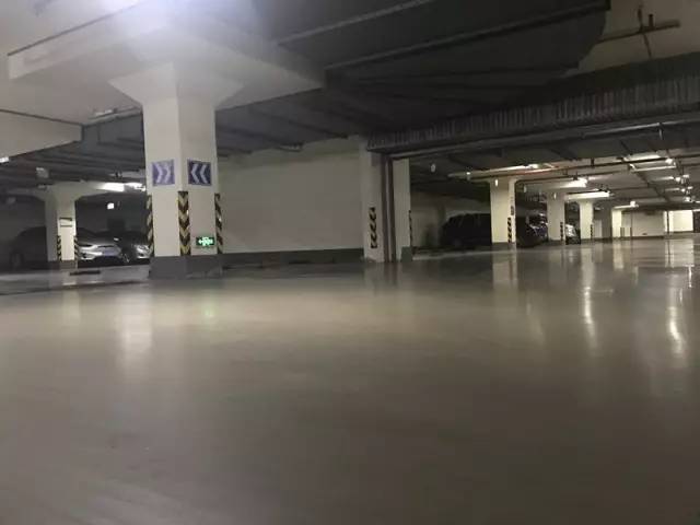 業(yè)主花60萬(wàn)買(mǎi)車(chē)位共享給大家用 收費(fèi)2元/小時(shí)