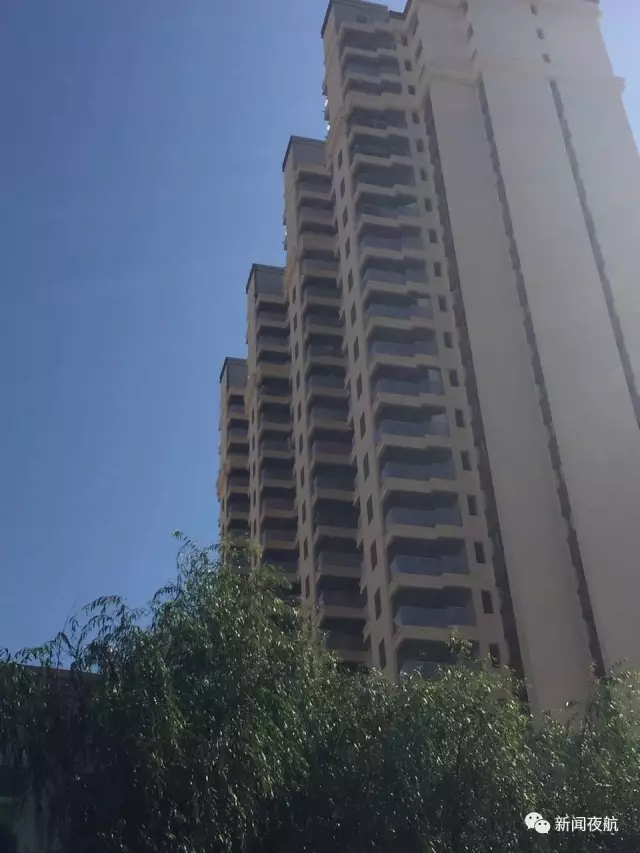 小區(qū)樓道窗戶是畫上去的 開發(fā)商:是特意設計 小區(qū)樓道窗戶是畫上去的 開發(fā)商:是特意設計