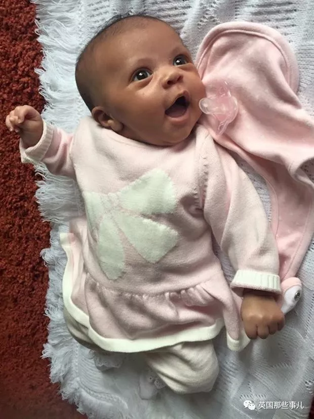 體型沒變生理期也正常 單身美女半夜忽然生了個(gè)娃 體型沒變生理期也正常 單身美女半夜忽然生了個(gè)娃