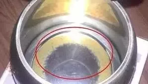 太惡心！女游客竟用酒店燒水壺煮自己的臟內(nèi)褲