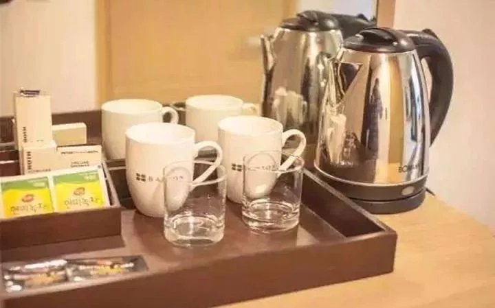 太惡心！女游客竟用酒店燒水壺煮自己的臟內(nèi)褲