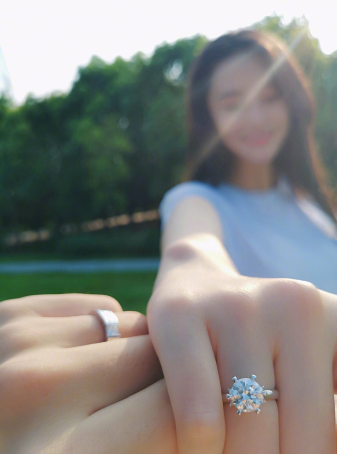 張馨予的婚紗成了淘寶爆款，知道價(jià)格后讓人大跌眼鏡！