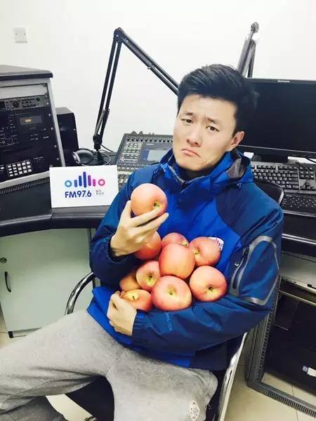 看來，我真的要裸了……