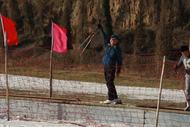 這幾個(gè)帥氣的姿勢(shì)，真的像專業(yè)級(jí)選手了呢