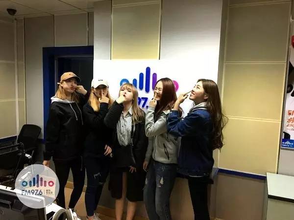 豬鼻行動(dòng)！預(yù)備……按！長(zhǎng)腿妹妹都是天然美女哦！