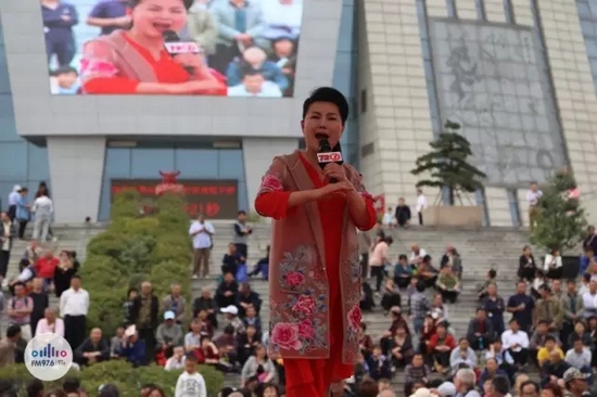 河南省越調(diào)劇團團長 著名越調(diào)表演藝術(shù)家 申小梅 河南省越調(diào)劇團團長 著名越調(diào)表演藝術(shù)家 申小梅