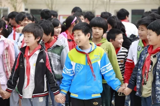 合唱《明天會(huì)更好》 合唱《明天會(huì)更好》