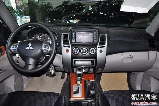 2012款三菱帕杰羅勁暢 2012款三菱帕杰羅勁暢