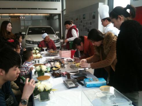 河南國(guó)際 “家年華創(chuàng)新之旅-翻糖蛋糕DIY”活動(dòng) 河南國(guó)際 “家年華創(chuàng)新之旅-翻糖蛋糕DIY”活動(dòng)