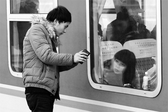 離別后，手機(jī)是傾訴思念最好的工具