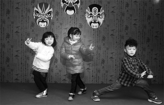 11月19日，鄭州市銘功路小學的金名劇場