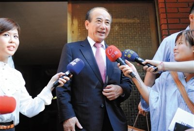 9月11日，王金平前往國(guó)民黨考紀(jì)會(huì)時(shí)回答記者提問(wèn)。