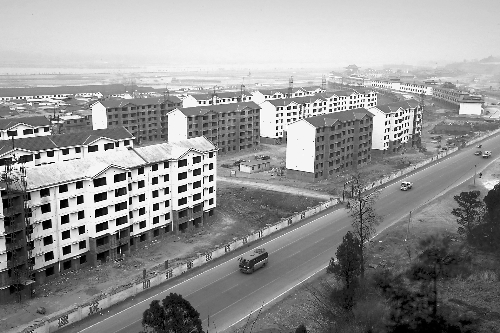 1月14日，宜陽縣正在建設的靈山新型農(nóng)村社區(qū)已現(xiàn)雛形。