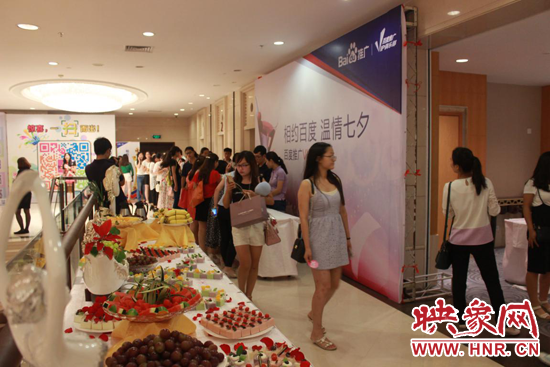 簽到入場,“貴族們”領(lǐng)取幸運愛情號碼牌(男生福利,美女如云啊~) 簽到入場,“貴族們”領(lǐng)取幸運愛情號碼牌(男生福利,美女如云啊~)