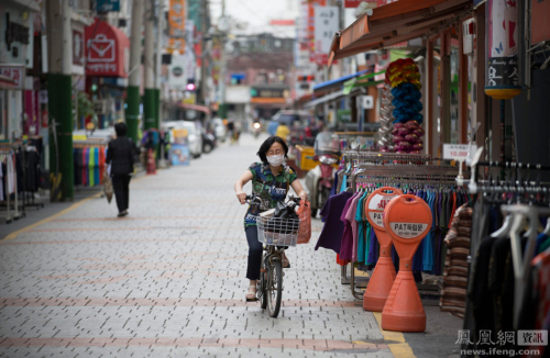 MERS疫情蔓延 韓國(guó)首爾鬧市成為空城 MERS疫情蔓延 韓國(guó)首爾鬧市成為空城