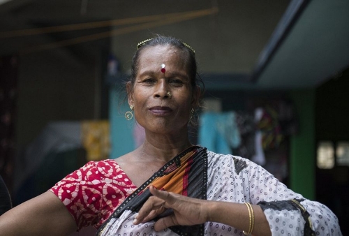 印度變性人社區(qū):處在底層受歧視 印度變性人社區(qū):處在底層受歧視