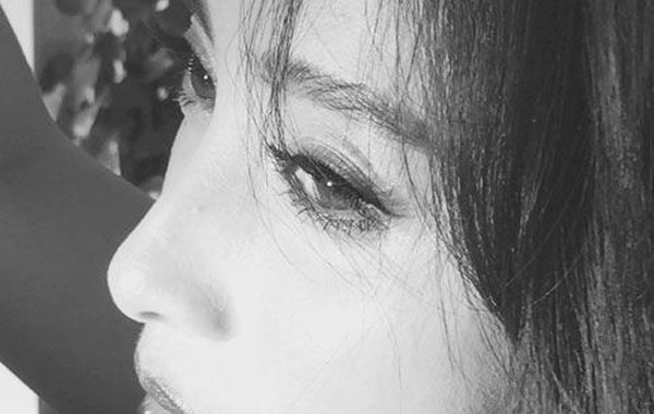 蔣勤勤吊帶美照。