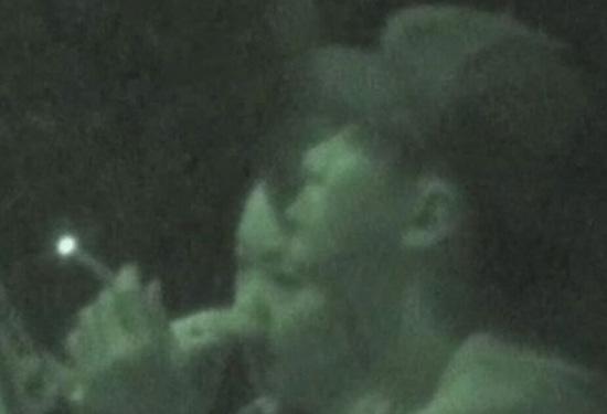 柯震東在酒吧吸煙 柯震東在酒吧吸煙