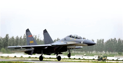 我軍戰(zhàn)機首次在鄭州-民權(quán)高速公路成功試飛 我軍戰(zhàn)機首次在鄭州-民權(quán)高速公路成功試飛