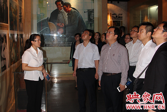 中信銀行鄭州分行開展“學(xué)習(xí)焦裕祿精神”主題活動 中信銀行鄭州分行開展“學(xué)習(xí)焦裕祿精神”主題活動