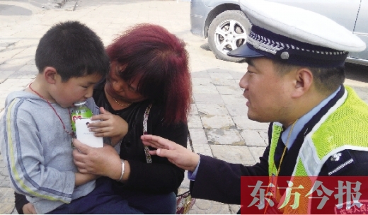 昨日，5歲的男孩獲救后，向民警講述被拐經(jīng)過。