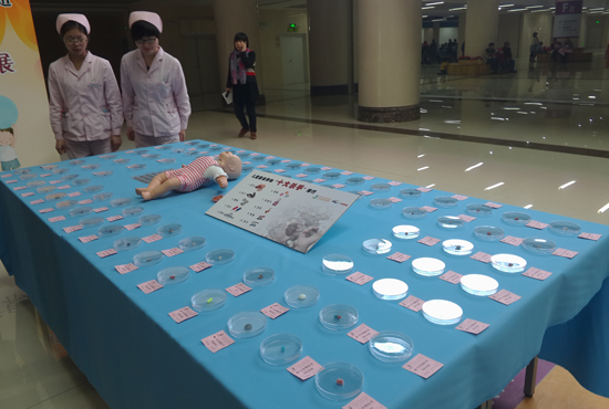 鄭州市兒童醫(yī)院舉行的首屆兒童氣道、食道異物展