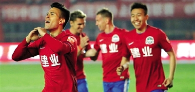 2∶1 建業(yè)如愿“摧花” 2∶1 建業(yè)如愿“摧花”