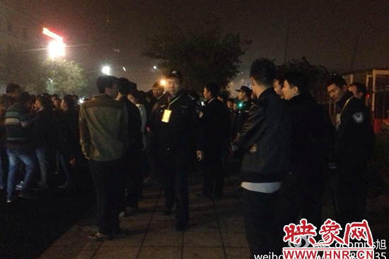 11月1日深夜，鄭州鄭東新區(qū)夜總會“皇家一號”被查處。網(wǎng)友供圖