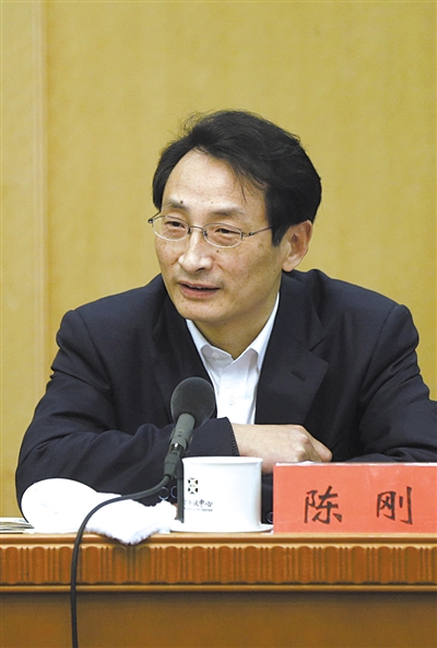 昨日，北京市人大代表、北京市副市長陳剛參與豐臺(tái)團(tuán)小組討論。 新京報(bào)記者 浦峰 攝