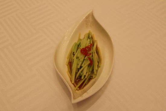 白灼翠芥蘭。 花惠生 供圖