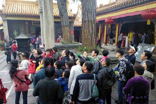 黃金周多個(gè)景區(qū)遇冷:黃山五臺山游客同比降3成 黃金周多個(gè)景區(qū)遇冷:黃山五臺山游客同比降3成