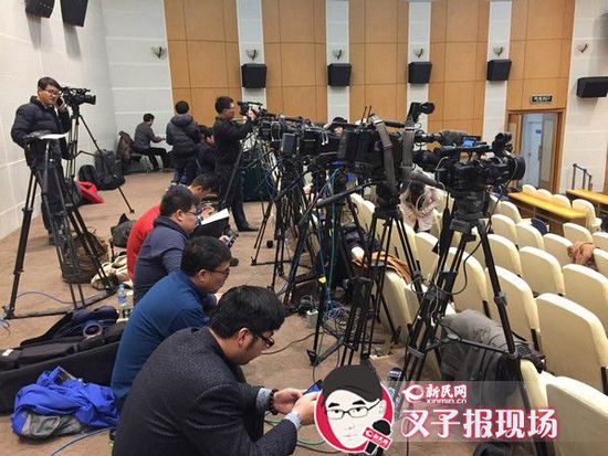 圖說：大量媒體聚焦在發(fā)布會(huì)現(xiàn)場(chǎng)。新民晚報(bào)新民網(wǎng)