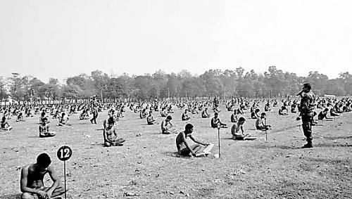 印度軍隊“只穿內(nèi)褲考試”防作弊 考生:沒得選擇