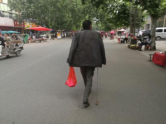 農(nóng)民被誤診艾滋病10年 妻離子散多次想自殺 農(nóng)民被誤診艾滋病10年 妻離子散多次想自殺