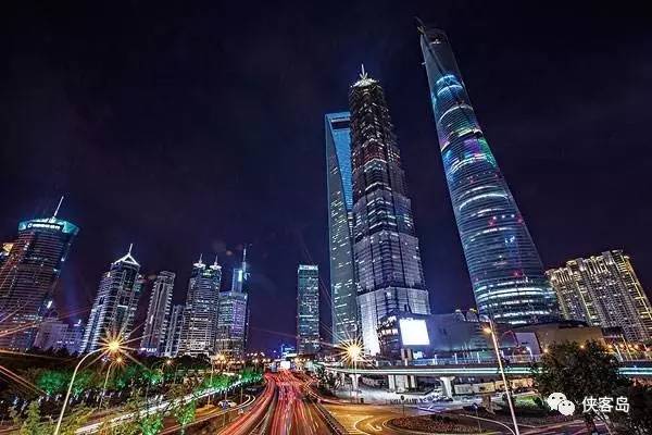 【解局】黨報(bào)頭版專(zhuān)談上海，意在一個(gè)全國(guó)性的潛規(guī)則