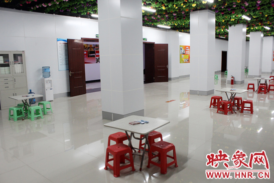 為了給市民納涼避暑創(chuàng)造舒適的環(huán)境，今年鄭州市人防辦加大了投入，對納涼點進行了升級改造