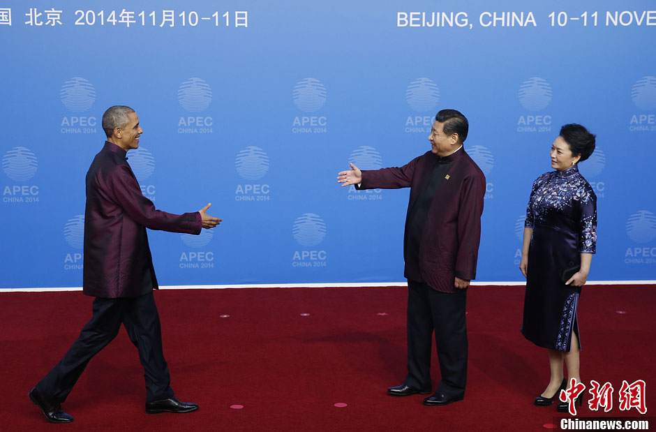 圖為習(xí)近平夫婦歡迎美國總統(tǒng)奧巴馬。中新社發(fā) 杜洋 攝