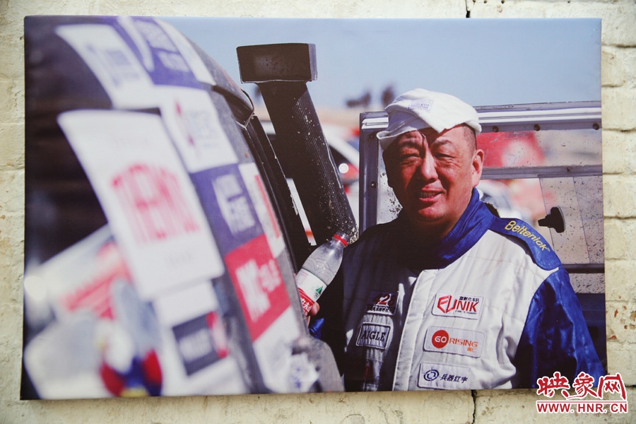 賽車的世界、更是男人的世界。圖為部分參展攝影作品。