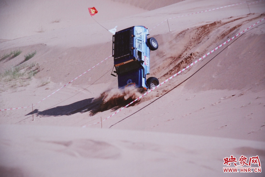 賽車的世界、更是男人的世界。圖為部分參展攝影作品。