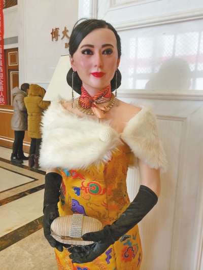 若不是這身似是而非的衣服，你能認(rèn)出這是范冰冰嗎？