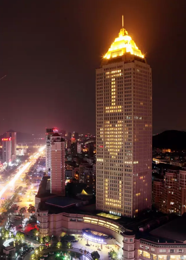 情人節(jié)最溫暖告白！84歲老人包下整樓示愛老伴