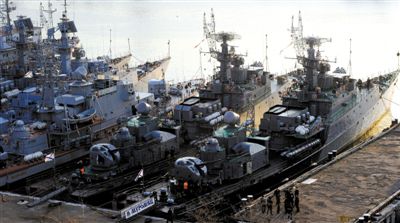 4月1日，停靠在克里米亞塞瓦斯托波爾的軍艦，其中也有烏克蘭海軍軍艦。