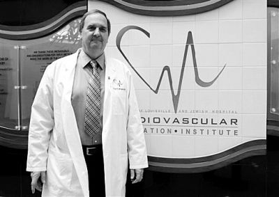 這是負(fù)責(zé)這一項(xiàng)目的生物學(xué)家斯圖爾特·威廉斯今年3月6日接受采訪時(shí)拍的照片。