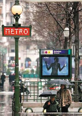 法國(guó)設(shè)置“語(yǔ)言警察”，防止民眾在受限制的場(chǎng)合說英語(yǔ)或聽英語(yǔ)內(nèi)容。