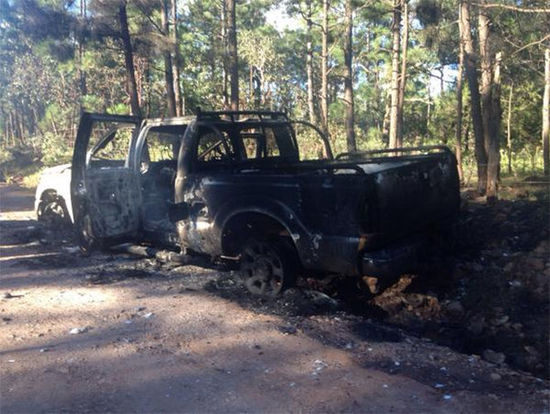 墨西哥一村子兩販毒集團火拼 致11人死亡(圖) 墨西哥一村子兩販毒集團火拼 致11人死亡(圖)