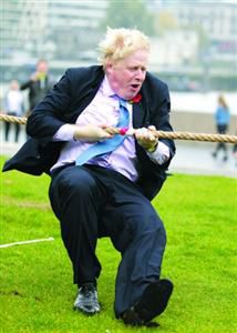 倫敦市長(zhǎng)參加拔河比賽 倫敦市長(zhǎng)參加拔河比賽