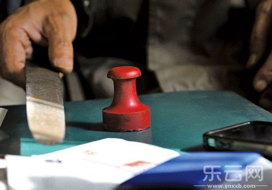 陶云江說起自己的女兒、家庭和現(xiàn)在的狀況時(shí)幾度哽咽