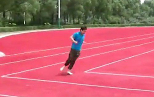 黑龍江一體育場(chǎng)建跑道修成直角彎 為應(yīng)付領(lǐng)導(dǎo)檢查 黑龍江一體育場(chǎng)建跑道修成直角彎 為應(yīng)付領(lǐng)導(dǎo)檢查